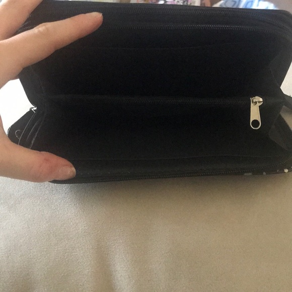 Nicole By Nicole Miller Wallet - Picture 4 of 4